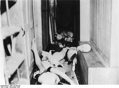 'München - Reichspogromnacht / 'Reichskristallnacht' - Zerstörungen im Kaufhaus Heinrich Uhlfehlder GmbH', November 1938, Bundesarchiv