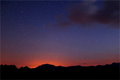 'Superbe lever de soleil sur les Aiguilles Rouges à Chamonix-Mont-Blanc', 2011, Jef132