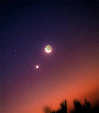 'Venus near Moon', 2004. © www.capella-observatory.com