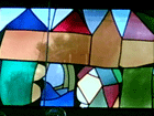 Glasfenster im Kirchsaal
