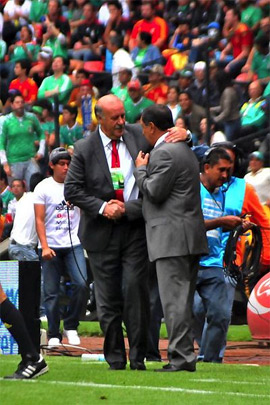 'Enrique Meza and Spanish Coach: Vicente del Bosque greeting each other - at Atzteca Stadium Mexico City Mexico during the 11 August, 2010 friendly game between Mexico and world champions Spain', 2011, Lord777