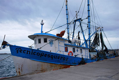 'Fishing boat belonging to the Centro de Estudios Tecnológicos del Mar in Veracruz, Mexico', 2010, AlejandroLinaresGarcia